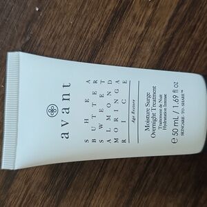 Avant Moisture Surge Overnight Treatment